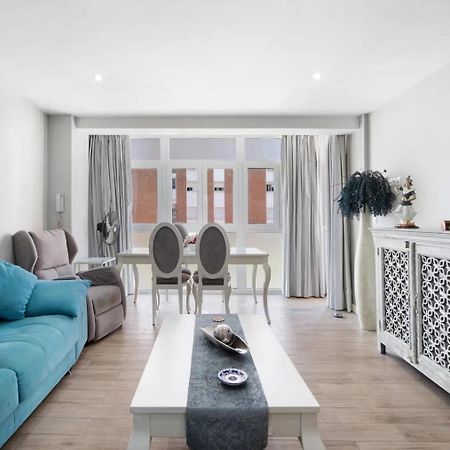 Cozy Room In Stylish Flat Just Steps From The Beach Cádiz Exterior foto