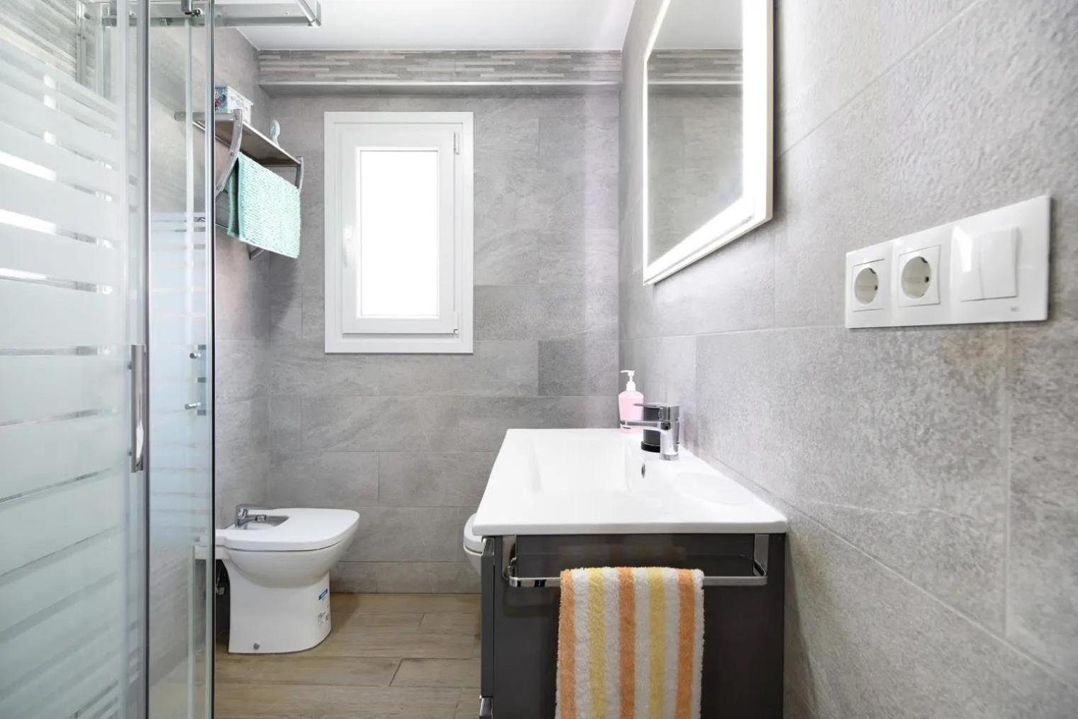 Cozy Room In Stylish Flat Just Steps From The Beach Cádiz Exterior foto